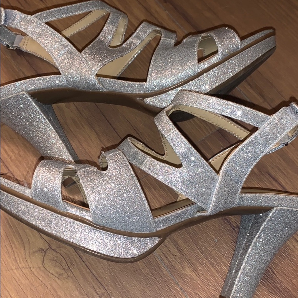 Silver heels!! - Picture 2 of 2